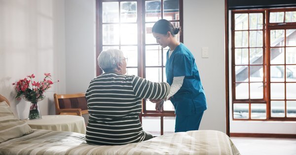 Is It Safe for Your Parent to Live Alone? A Family Guide to Recognizing the Signs