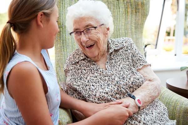 7 Questions to Ask During a Memory Care Visit